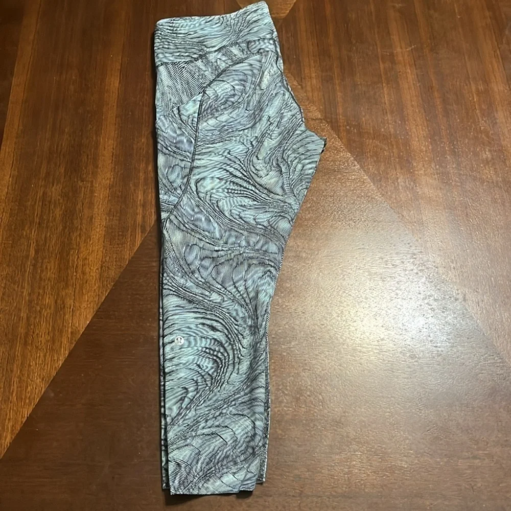 Lululemon Fast and Free Non-Reflective Dimensional Icing Blue Multi
